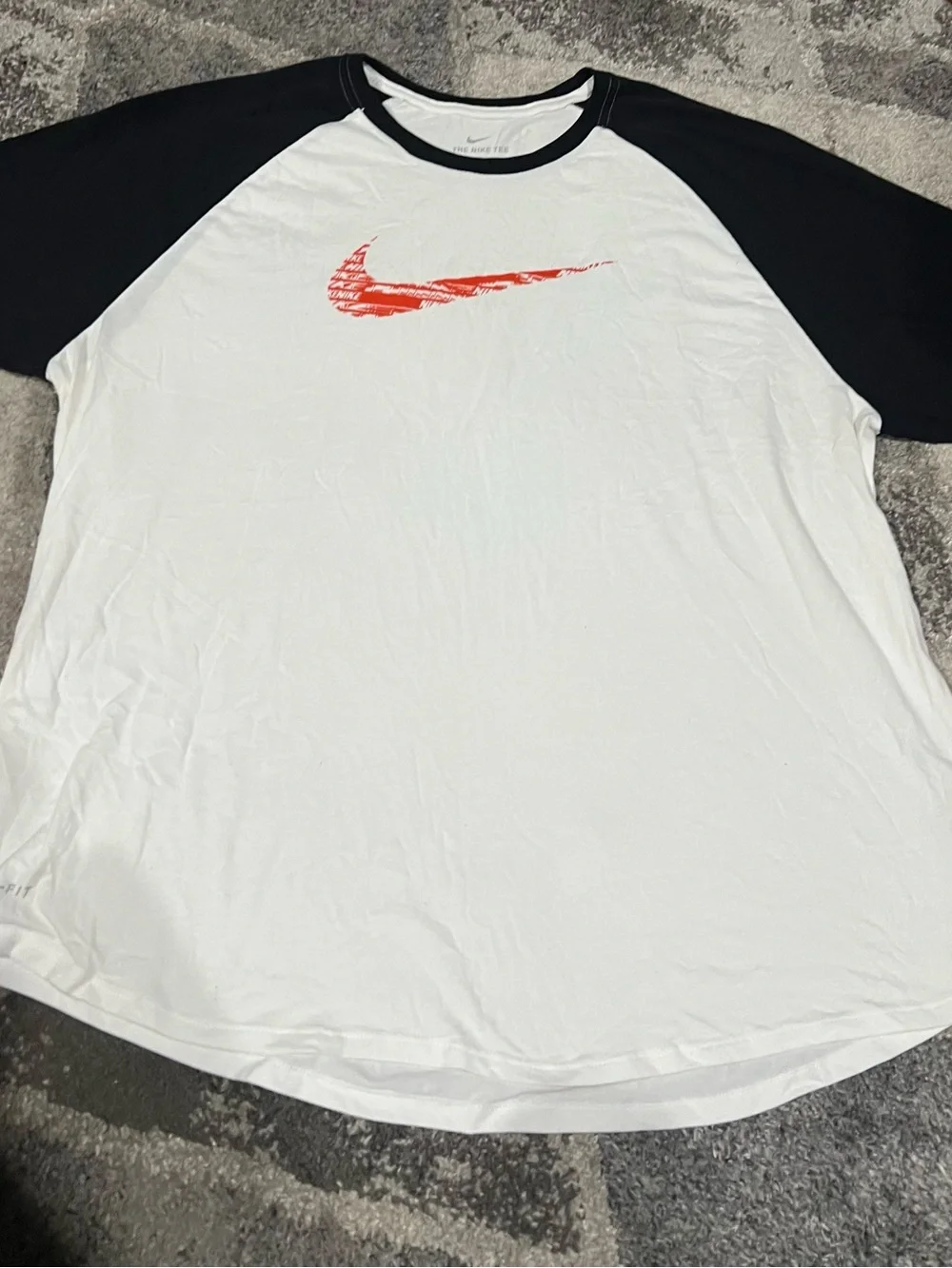 Nike Men’s White and Black Raglan Logo Shirt size XXL - Picture 1 of 10